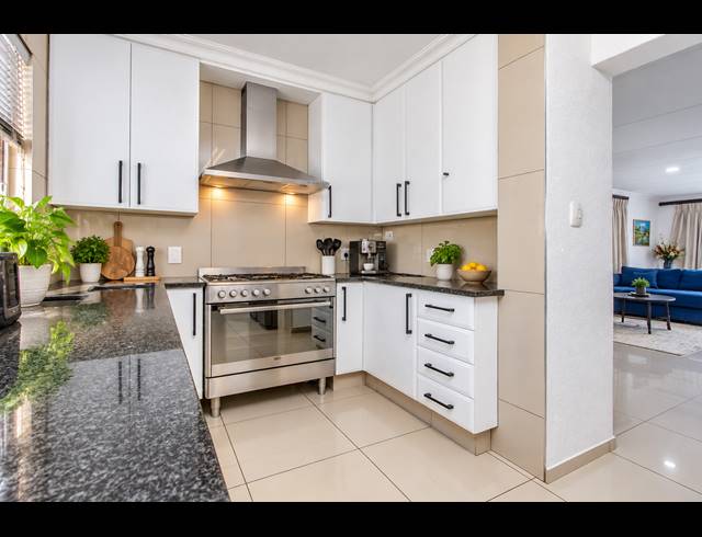 2 BEDROOM HOUSE TO LET IN LONEHILL